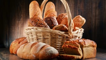 Co se starším chlebem a pečivem? Nevyhazujte je, ale chutně zrecyklujte!