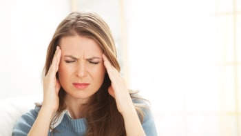 Řeč těla: Co nám odkrývají potíže s migrénou?