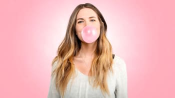 ODHALENO: 7 účinků žvýkačky, o kterých jste neměli ani tušení. Jak ovlivňuje naše tělo?