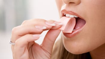 10 faktů o užitečnosti a škodlivosti žvýkačky