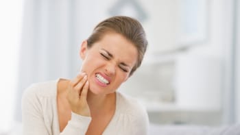 Řeč těla: Co nám odkrývají potíže se zuby?