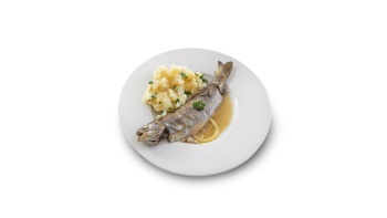 Prostřeno: Ryba v papilotě, šťouchané brambory s kudrnatou petrželkou