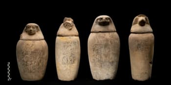 Čeští egyptologové našli 400 nádob z období Staré říše. Skrývaly tajemství mumifikace