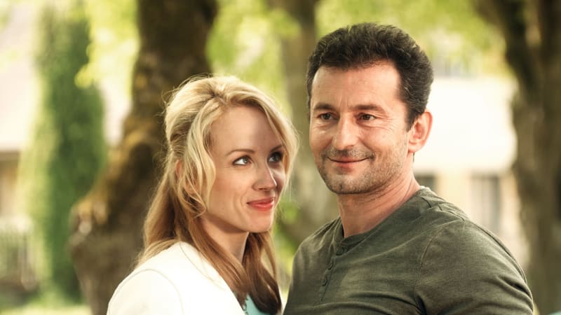 Petra Hřebíčková a Ondřej Vetchý válí v hlavních rolích romantické komedie.