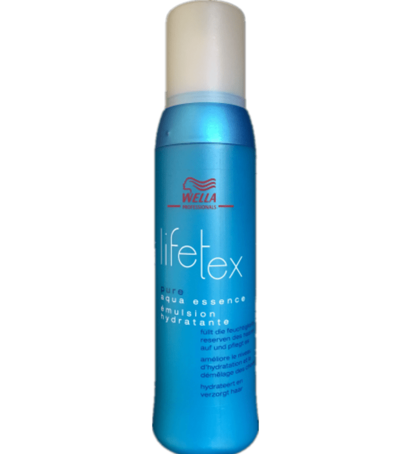 Přesušené kadeře zachrání očistný šampon se super hydratačním sérem, oba z řady Pure Aqua Essence. Lifetex, Wella, šampon 250 Kč, sérum 360 Kč.