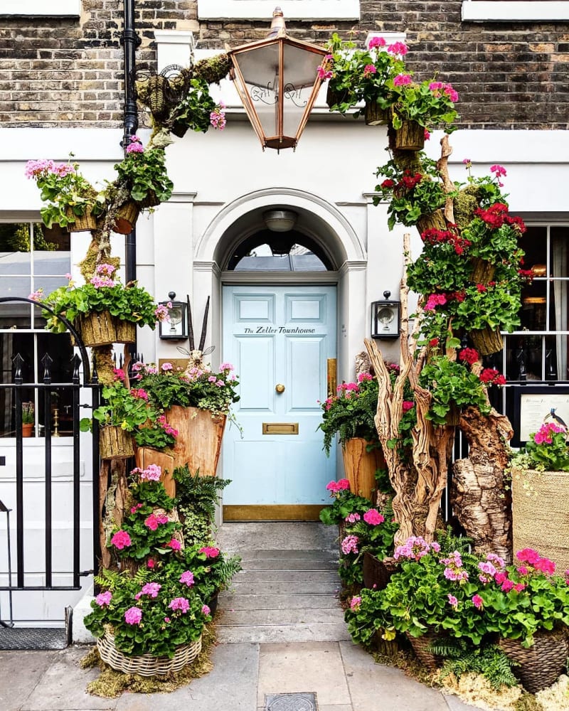 Nejkrásnější rozkvetlé dveře Londýna 10