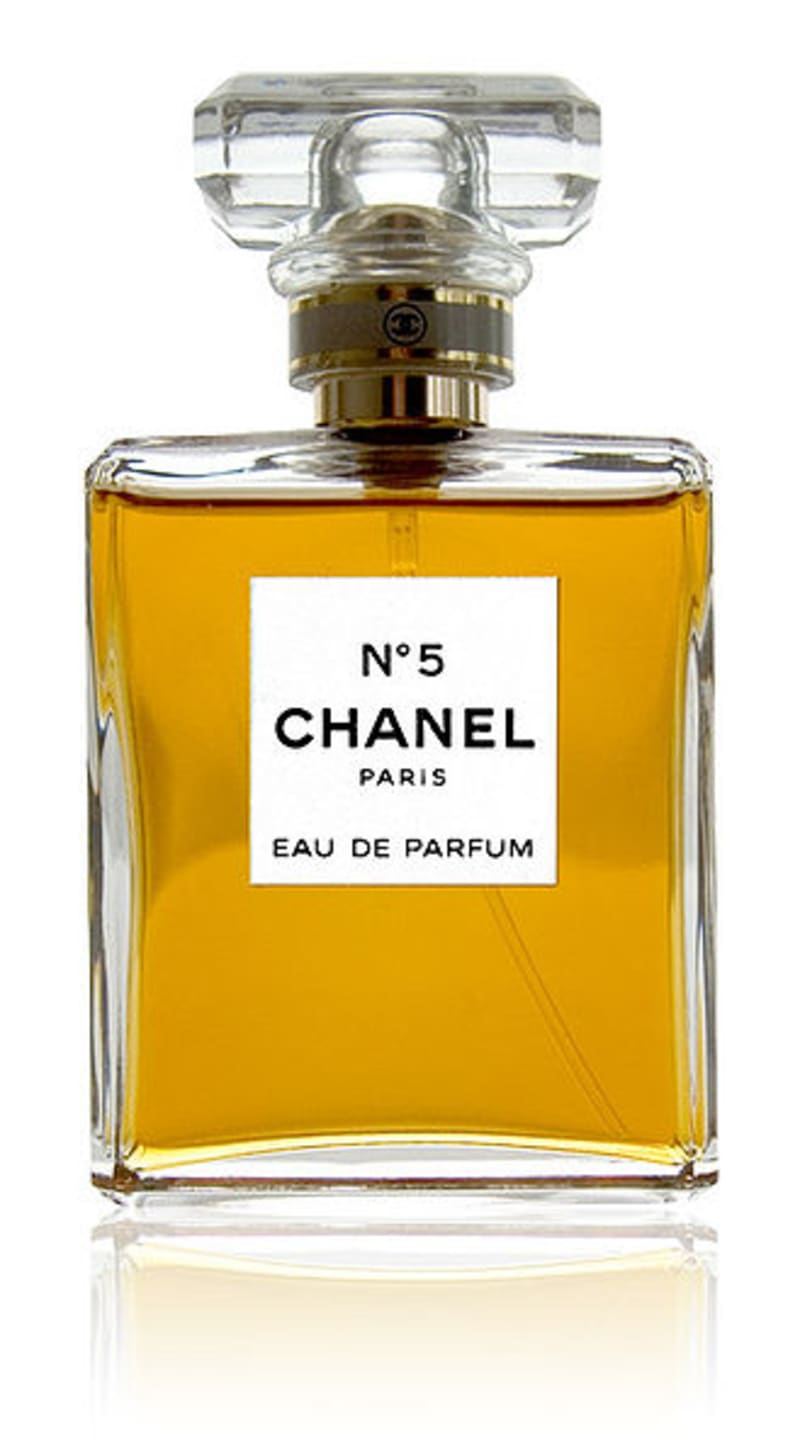 Coco Chanel a její šaty - Obrázek 3 parfém Chanel n.5
