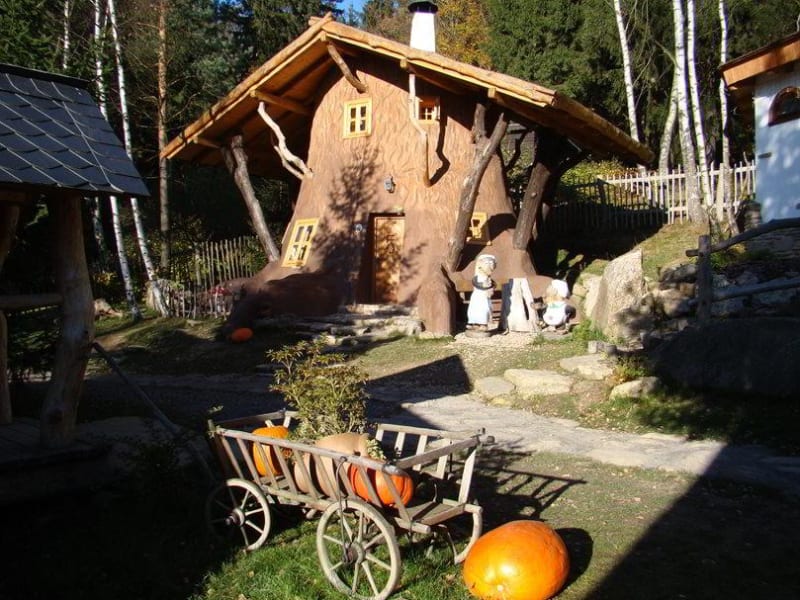 Pohádková vesnička Podlesíčko - originální ubytování, které rozzáří dětské oči