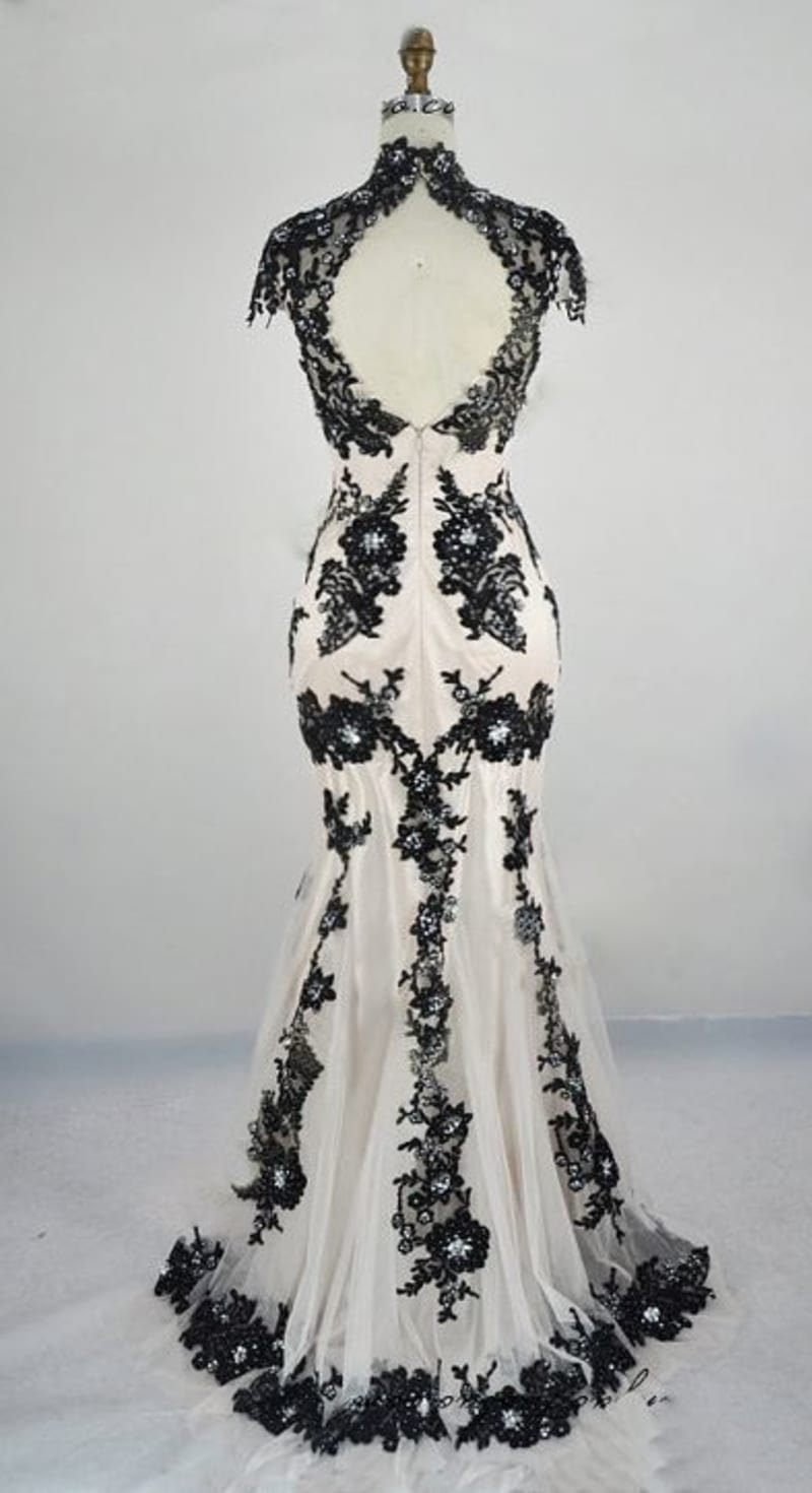 Černobílé svatební šaty - Obrázek 2
