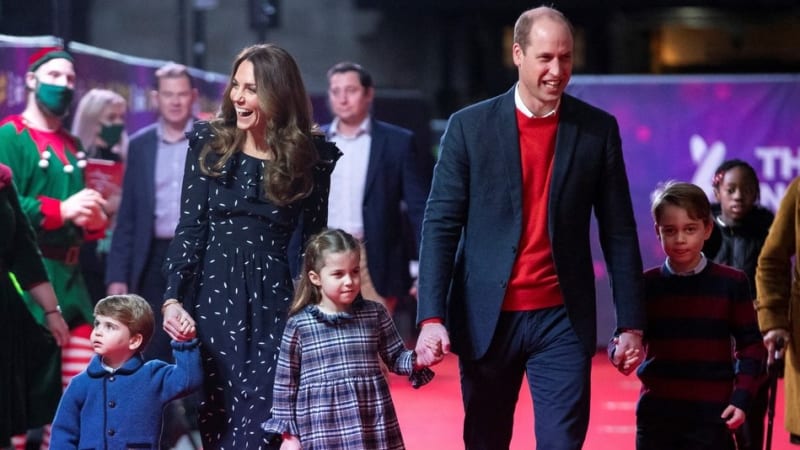 Princ William, vévodkyně Kate a jejich tři děti - princ George, Louis a princezna Charlotte.