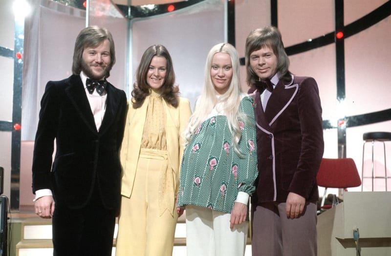 Legendární skupina ABBA ohlásila návrat. Chystá koncert. Za zpěváky vystoupí hologramy.