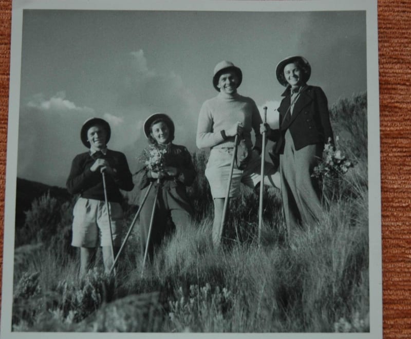 Zikmund, Hanzelka a Helena Šťastná, která s nimi v roce 1948 jako druhá Češka vystoupila na vrchol Kilimandžára