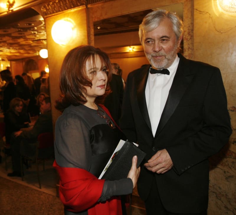 S manželem Josefem Abrhámem na vyhlášení cen Český lev za rok 2006.