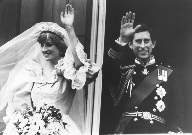 Svatbě prince Charlese a Diany se říká svatba století