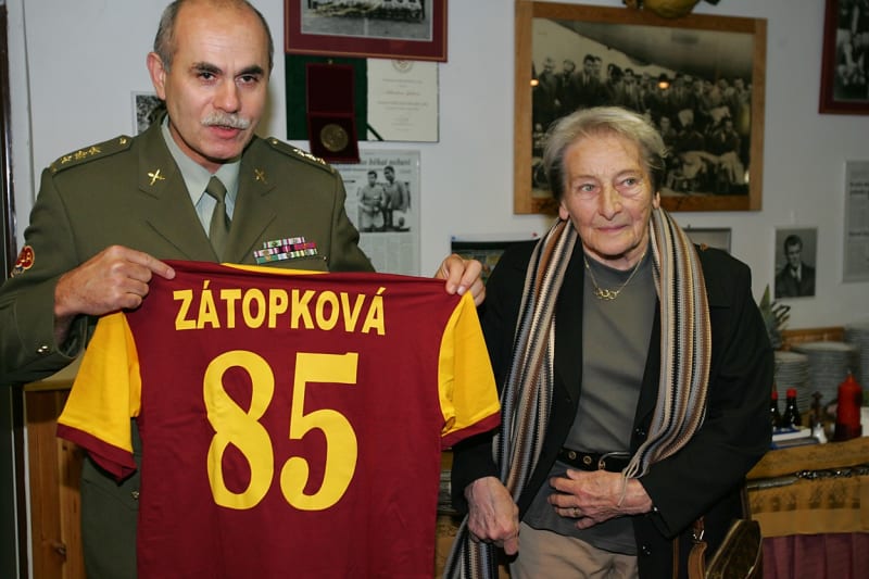 Dana Zátopková, oslava 85. narozenin.