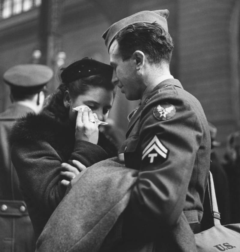 Odjezd vojáka z Penn station v New Yorku, rok 1943