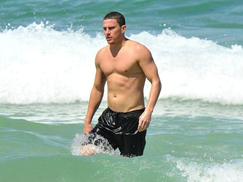 A tady máme hvězdu filmu Bez kalhot (Magic Mike). Zrovna si užívá surfování na Bondi Beach v Sydney. Všechny ženy určitě závidí jeho manželce, Jenna Dewan má totiž tohle pěkné tělo doma každý den.