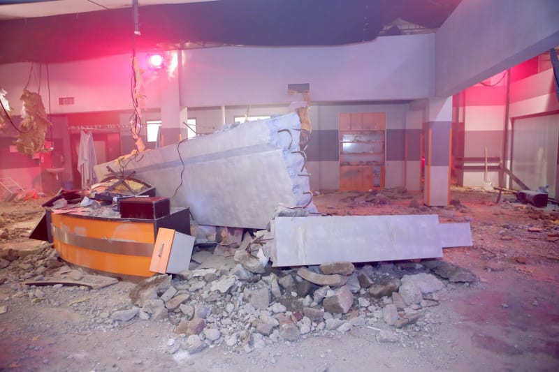 Zničené kulisy při natáčení výbuchu plynu v Rubavě.