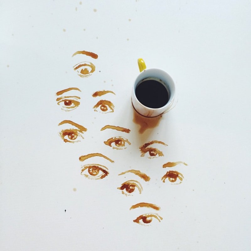 Umělecká díla z rozlité kávy