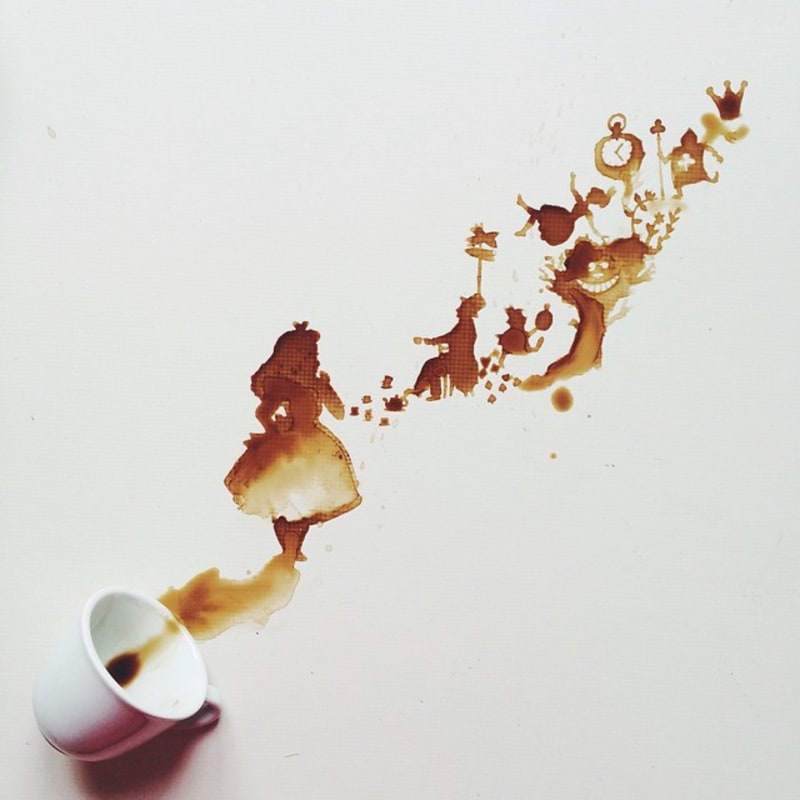 Umělecká díla z rozlité kávy