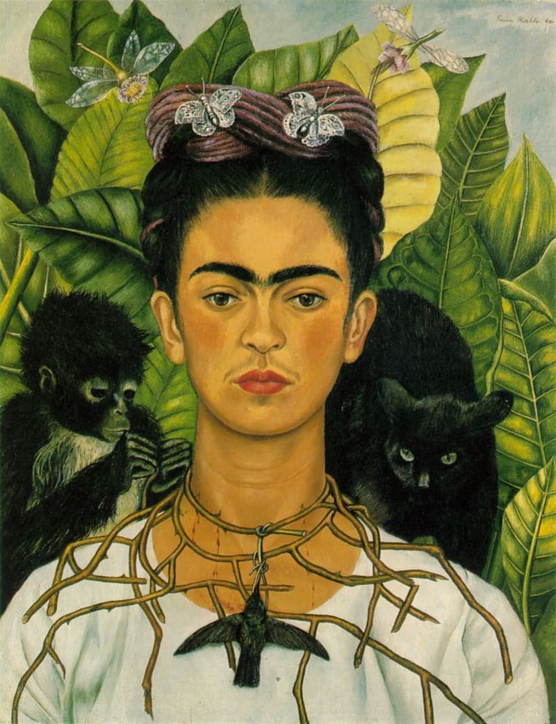 Jeden z 55 autoportrétů Fridy Kahlo