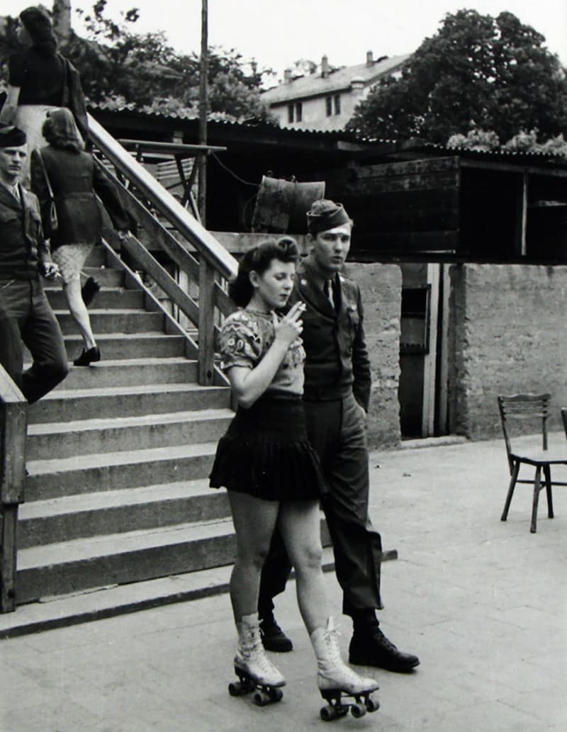 Procházka se svou láskou, rok 1940