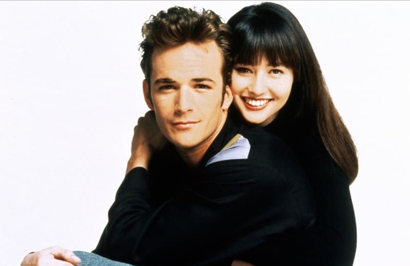 Luke Perry a Shannen Doherty v seriálu Beverly Hills 90210
