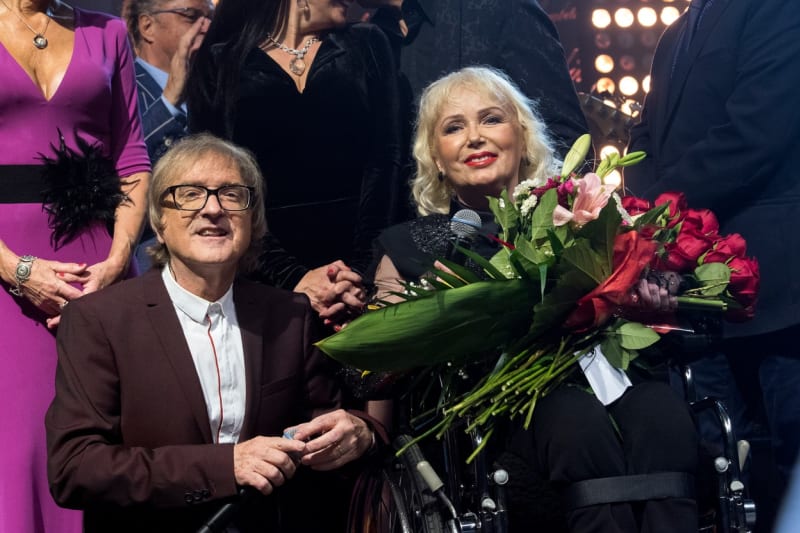 S Miroslavem Žbirkou nazpívala několik nezapomenutelných duetů.