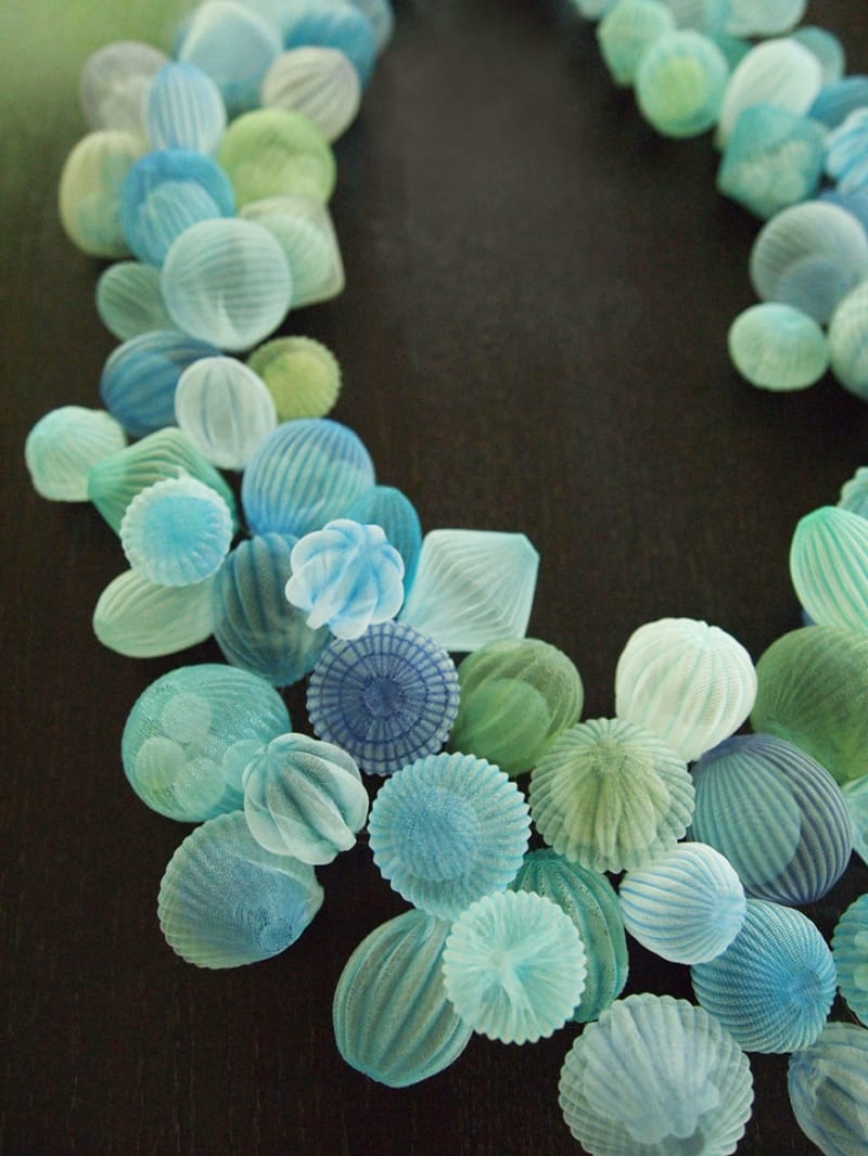 Neuvěřitelné japonské šperky z transparetních látek