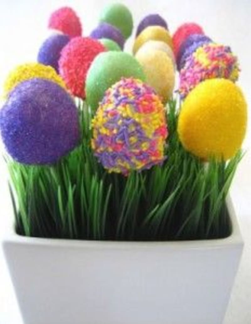 Vajíčka obalená v barevném cukrovém sypání