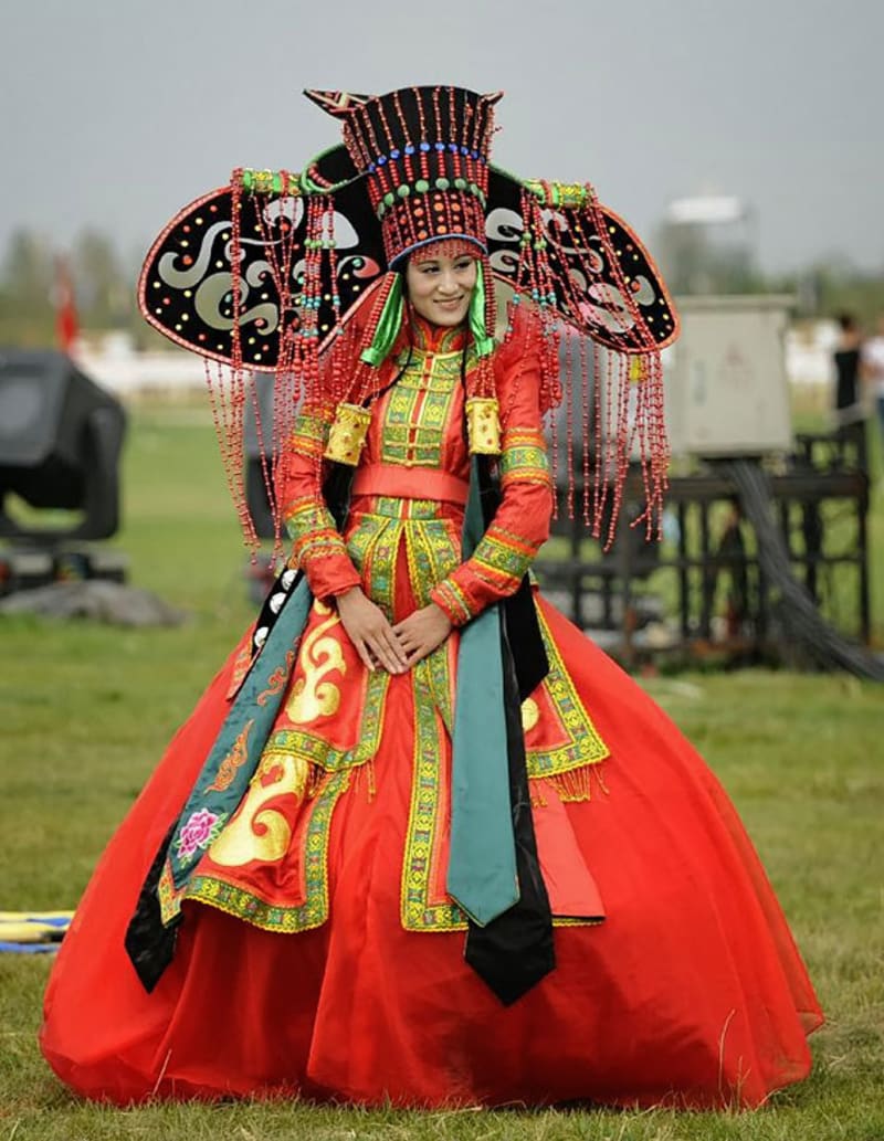 Tradiční mongolské svatební šaty
