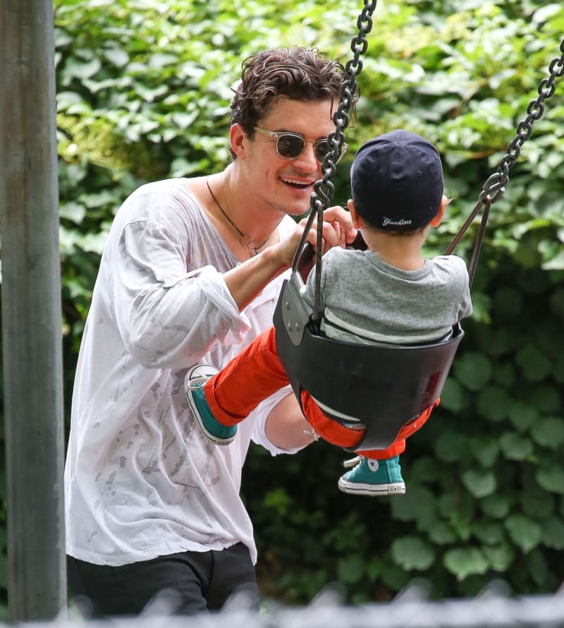 Hollywoodský herec Orlando Bloom s prvorozeným synem Flynnem