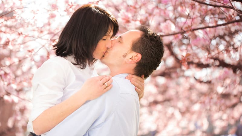 1. máj, lásky čas: Tradice, polibky a romantika na každém kroku