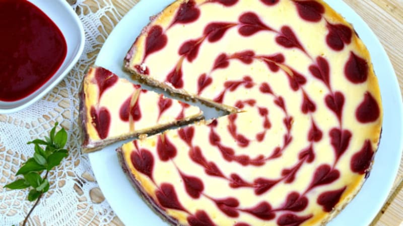 Valentýnský malinový cheesecake s bílou čokoládou