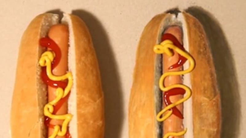 Hot dog: Poznáte, který je skutečný a který nakreslený?