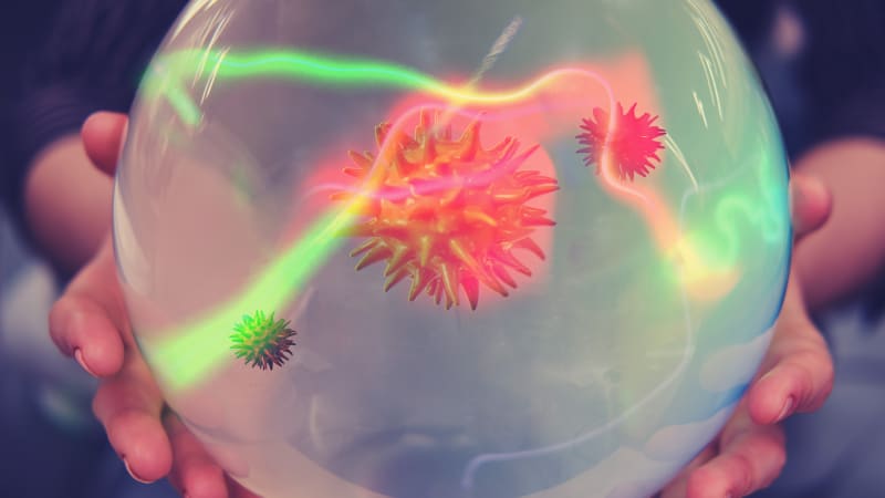 Druhá vlna koronaviru podle astroložky: V půlce listopadu by se mohlo ukázat světlo na konci tunelu