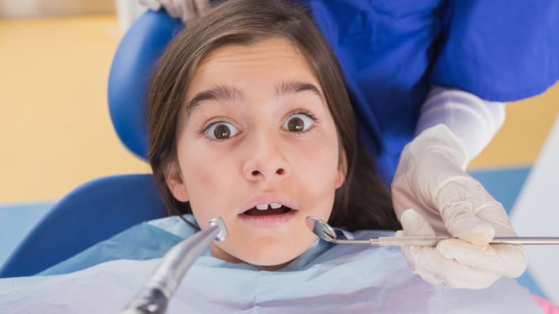 Bojí se vaše dítě zubaře? Zkuste přispání