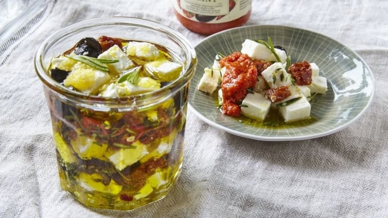 Recept vonící létem: Marinovaná feta na řecký způsob
