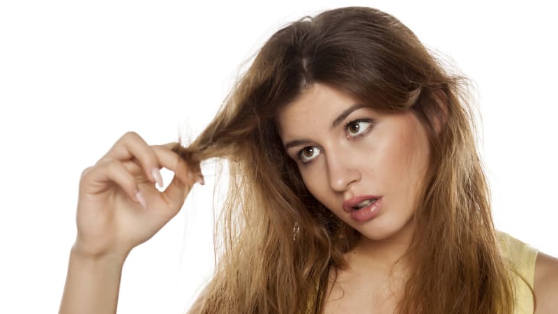 Problematické vlasy: Co dělat, když jsou suché, mastné nebo řídké?