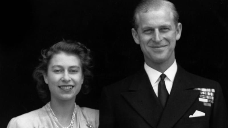 Osudoví muži královny Alžběty II. Kdo sehrál v životě nejdéle vládnoucí panovnice důležitou roli?