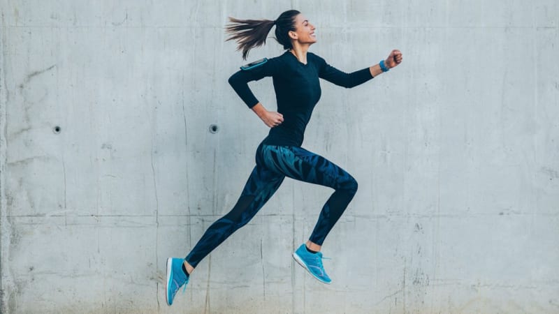 Běh versus chůze: Víte, co je zdravější a po čem rychleji zhubnete?