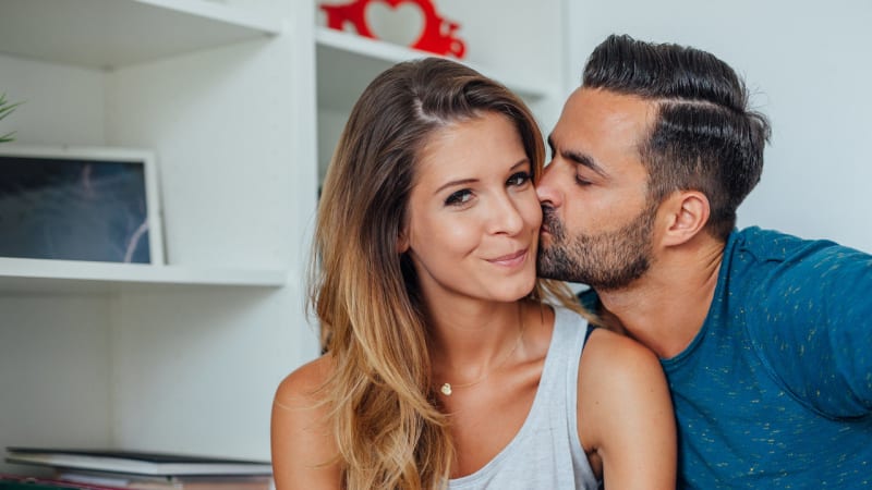 5 důvodů, proč se manželské páry přestávají líbat „po francouzsku"