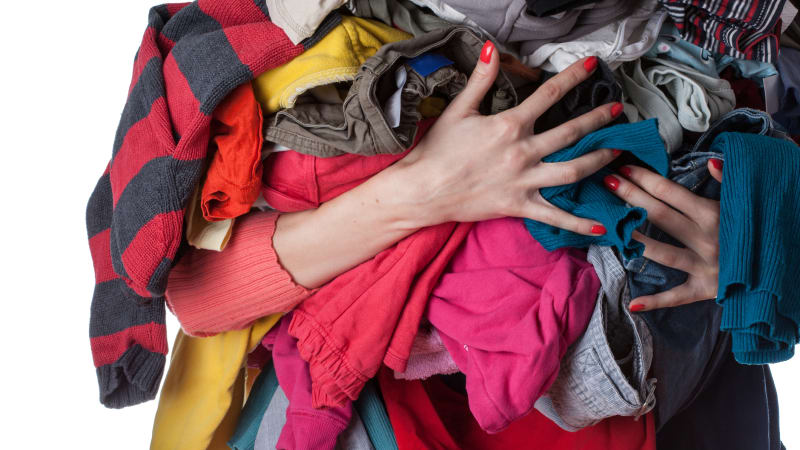 Problém jménem textilní odpad: Co dělat s oblečením, které už nechcete?