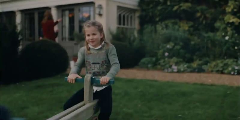 Princezna Charlotte na záběrech z rodinného videa, které zveřejnila Kate s Williamem.