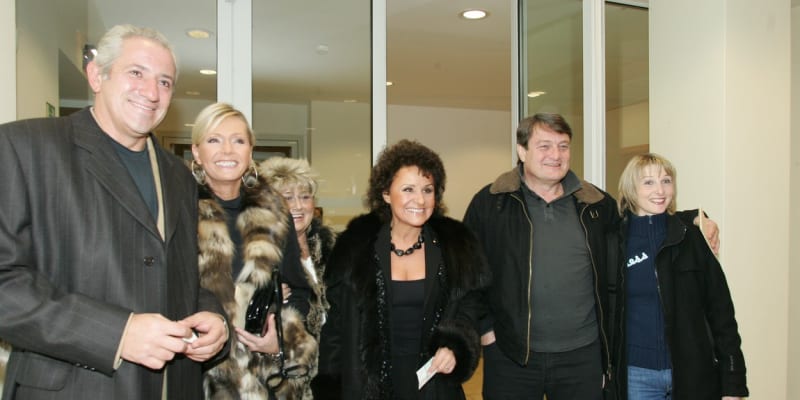 Ladislav Štaidl s Helenou Vondráčkovou, Martinem Michalem a Jitkou Zelenkovou.