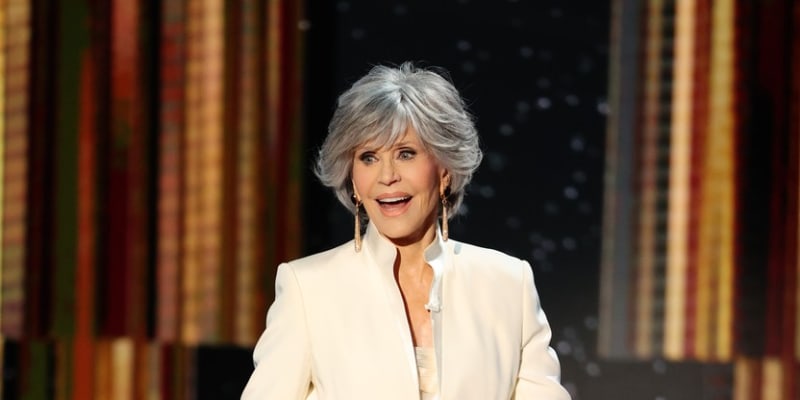 Jane Fonda přebírala cenu v krémovém