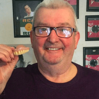 Ztraceé zuby dostal britský turista po 11 letech zpět