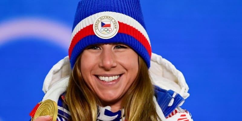 Únor 2022: Ester Ledecká zvítězila na olympiádě v Pekingu 2022, získala zlatou medaili ve snowboardingu.