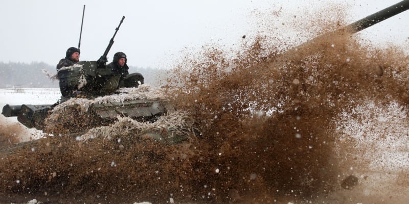 Ukrajinští tankisté na cvičení v Charkově