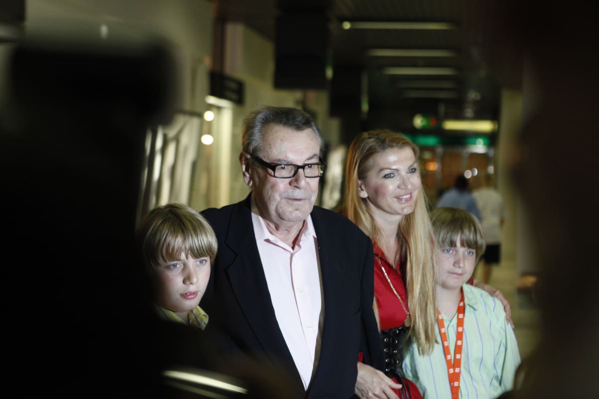 Miloš Forman společně s poslední manželkou Martinou a jejich syny, též dvojčaty Andrewem a Jamesem.